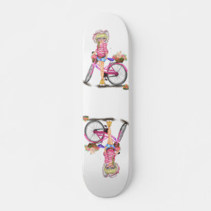 Blonde Girl Skateboard mit rosa Bike
