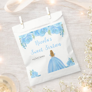 Blonde-Haar-Prinzessin Blaues Blumen Sweet Sixteen Geschenktütchen