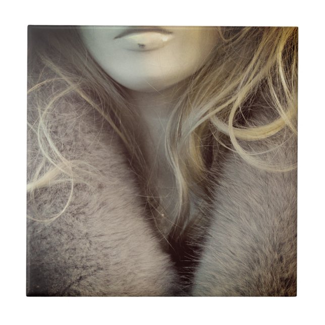 Blonde Mannequin Fliese (Vorderseite)