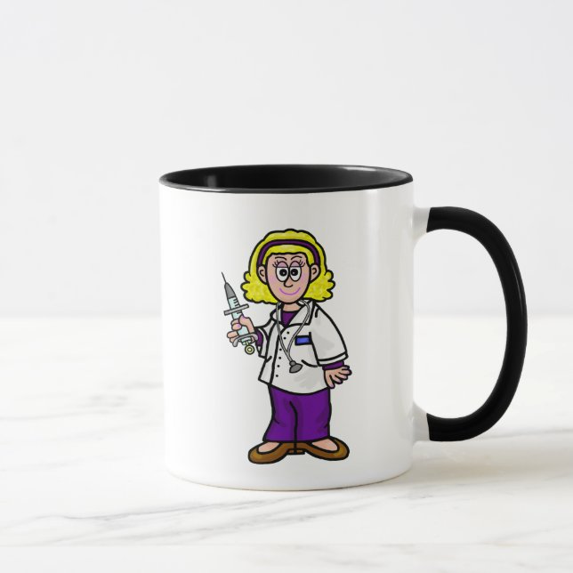 Blonde weibliche Ärztin mit Tasse der Spritze (Rechts)