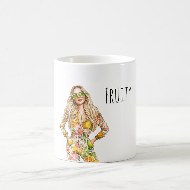 Blonde weibliche Frucht-Top-Hose Kaffeetasse (Mittel)