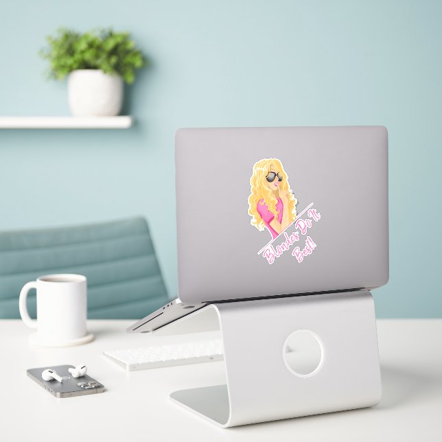 Blondes machen es am besten! Personalisierter Text Aufkleber (Laptop auf Schreibtisch)