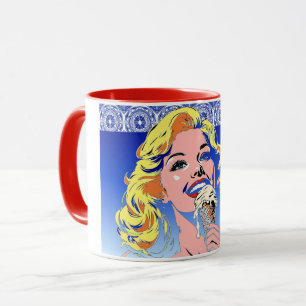 Blondine isst Eiscreme Farbiger 60er Pop-Art-Stil Tasse