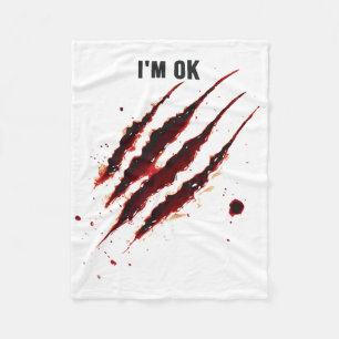 Bloody Shirt Ich bin Ok Blood Spritzer Ripped Funn Fleecedecke