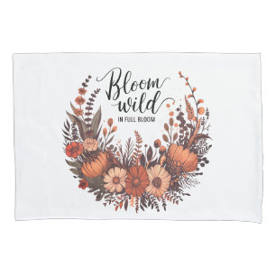 "Bloom Wild: Earthy Wildblume Bouquet Design Kissenbezug