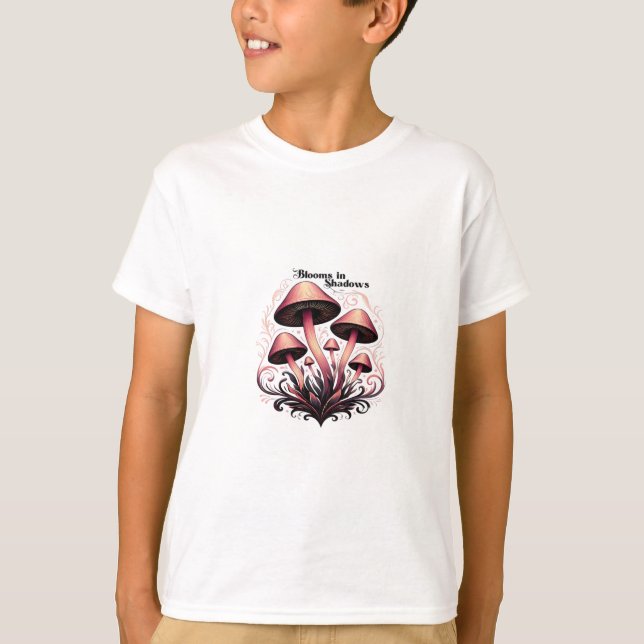 Blooms Shadows - Whimsigoth Mushroom Art Pasta mac T-Shirt (Vorderseite)
