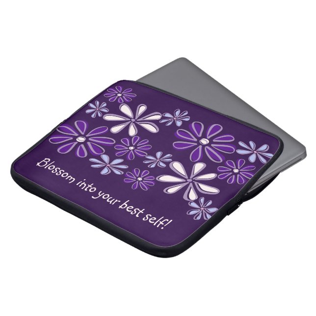 Blossom in Ihr bestes Selbst, Lila Blume Muster Laptopschutzhülle (Vorne Oben)