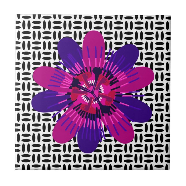 Blossom in Rosa und Lila in Schwarz und Weiß Fliese (Vorderseite)