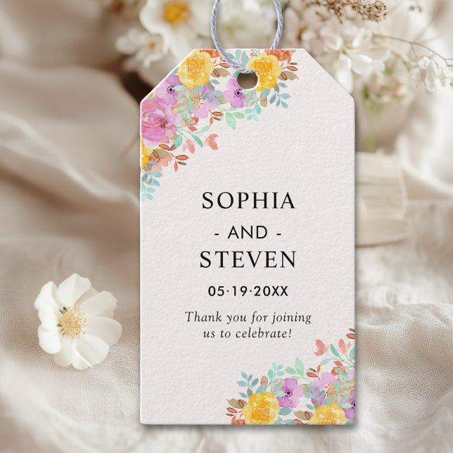 Blossoming Love – A Spring Floral Wedding Geschenkanhänger (Von Creator hochgeladen)