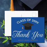 Blue Abschluss Personalisiert Graduate Vielen Dank Postkarte<br><div class="desc">Ein schicker,  individueller Senior Abschluss dankt Ihnen postcard in königsblau für eine High School,  Uni oder Uni aus der Klasse von 2023. Passen Sie Ihren Namen unter der schönen Kalligrafie in Goldtext für eine großartige personalisierte Graduiertenkarte an.</div>