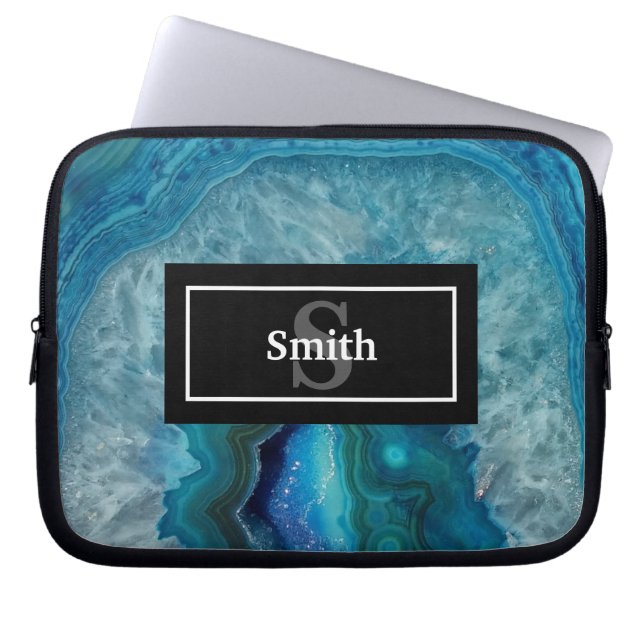 Blue Agate Geode Rock mit Name und Monogramm Laptopschutzhülle (Vorderseite)