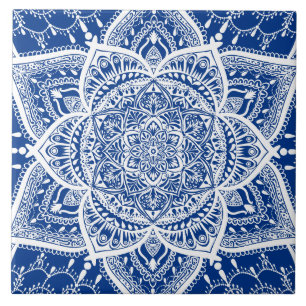 Blue and White Mandala - Loergano im Pazifik Fliese