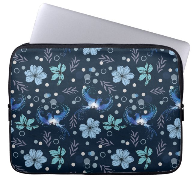 Blue Birds and Floral Harmony Seamless Pattern Laptopschutzhülle (Vorderseite)