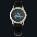 Blue Black Script Giron Monogram Name Armbanduhr<br><div class="desc">Schwarz und Blau Einfache Script Monogram Name Watch. Dies macht den perfekten Abschluss,  Geburtstag,  Hochzeit,  Brautparty,  Jubiläum,  Babydusche oder Junggeselinnen-Abschied Geschenk für jemanden,  die Lieben glamourösen Luxus und schicke Stile.</div>