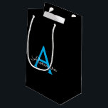 Blue Black Script Giron Monogram Name Kleine Geschenktüte<br><div class="desc">Black and Blue Simple Script Monogram Name Geschenktasche. Das macht den perfekten 16 Geburtstag,  Hochzeit,  Brautparty,  Jubiläum,  Babydusche oder Junggeselinnen-Abschied Geschenktasche für jemanden,  der Lieben glamourösen Luxus und schicke Stile.</div>