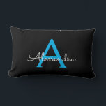 Blue Black Script Giron Monogram Name Lendenkissen<br><div class="desc">Blau und Schwarz Monogramm Fügen Sie Ihren eigenen Namen Lumbar Kissen. Das macht den perfekten 16 Geburtstag,  Hochzeit,  Brautparty,  Jubiläum,  Babydusche oder Junggeselinnen-Abschied Geschenk für jemanden,  der Lieben glamourösen Luxus und schicke Stile.</div>