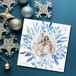 Blue Botanic Hanukkah Family Foto Square Feiertagskarte<br><div class="desc">Schöne,  blaue Aquarellfarben botanische Blätter entstehen aus Ihrem vertikalen jüdischen Familienfoto für eine Happy Hanukkah. Personalisieren Sie diese elegante Chanukah quadratische Fotokarte mit einem 2. horizontalen Bild auf der Rückseite.</div>