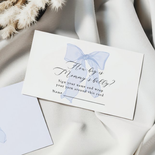 Blue Bow Baby Shower Wie groß ist Mommy's Bauch Begleitkarte (Von Creator hochgeladen)