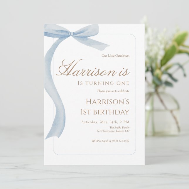 Blue Bow First Birthday Invitation Watercolor Einladung (Stehend Vorderseite)