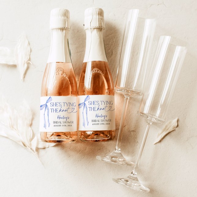 Blue Bow Shes binden das Brautparty des Knotens (Von Creator hochgeladen)