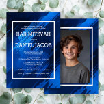 Blue Brushstrokes Custom Foto BAR BAT MITZVAH Einladung<br><div class="desc">Passen Sie diese moderne Bar oder Bat MItzvah-Einladung an. Klicken Sie auf "Personalisieren", um den Text zu bearbeiten und ein Foto auf der Rückseite hinzuzufügen. Sie können die Schriftart, das Layout und die Farbeinstellungen weiter anpassen. Alles ist anpassbar. Erhältlich als Karten, Postkarten und digitale Downloads. Bitte senden Sie eine Nachricht,...</div>