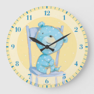 Blue Calico Bear lächeln auf Stuhl Große Wanduhr