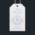 Blue Christmas Deh Wappen Monogram mit Name Geschenkanhänger<br><div class="desc">Dieses Weihnachtsgeschenk-Tag hat ein prächtiges,  großtausendjähriges Design mit einem Weihnachtsgeschenk-Wappen mit einem Monogramm-Brief in der Mitte. Sie können mit Ihrem ersten,  Namen und Jahr personalisieren.</div>