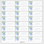 Blue Christmas Ornament Guest Address Labels<br><div class="desc">Stilvolle Gastadressen-Etiketten mit einem Aquarelltannenarm und blau-weiß Chinoiserie Bauble. Ich habe Ferienkarten,  Party Einladungen,  Aufkleber und Tags,  um dieses Design.</div>