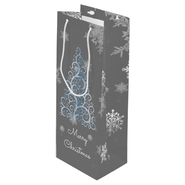 Blue Christmas Tree and Snowflakes Weinbeutel Geschenktüte Für Weinflaschen (Vorderseite Schrägansicht)