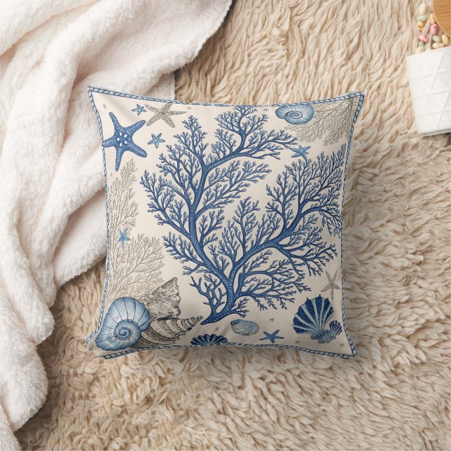 Blue Coral Throw Pillow - Coastal Ocean Pattern Kissen (Decke)
