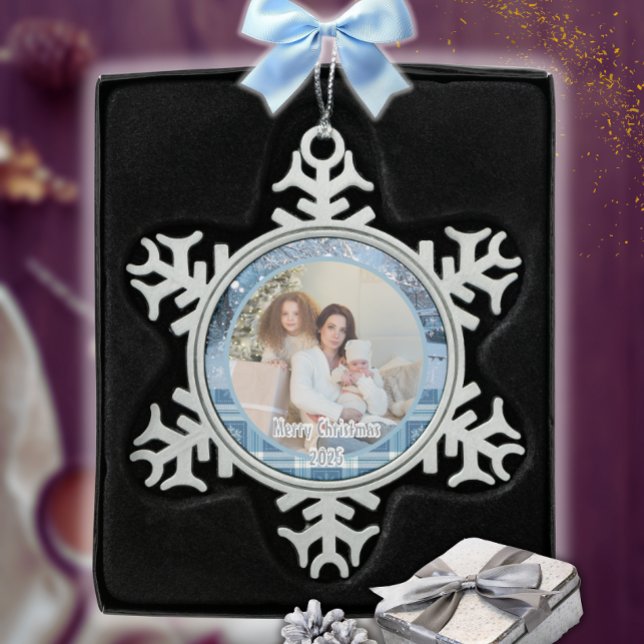 Blue Cosy Kariert Snowy Winter Foto Schneeflocken Zinn-Ornament (Von Creator hochgeladen)