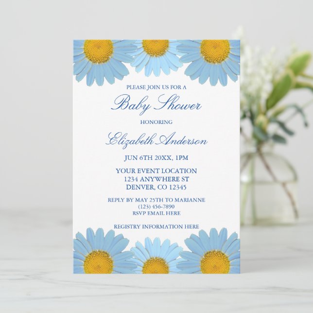 Blue Daisies Floral Baby Shower Einladung (Stehend Vorderseite)
