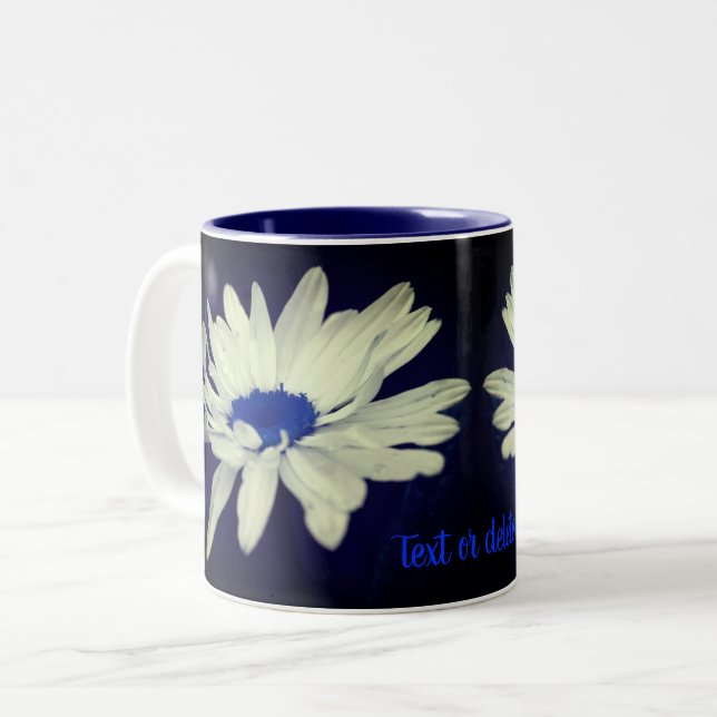Blue Daisy Floral Art Personalisiert Zweifarbige Tasse (Vorderseite Links)