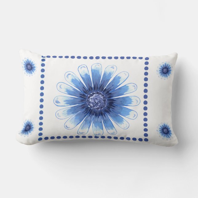Blue Daisy Lumbar Pillow Lendenkissen (Vorderseite)