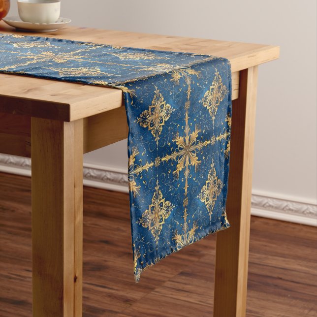 Blue Decorative Holiday Table Runner Mittelgroßer Tischläufer (Beispiel)