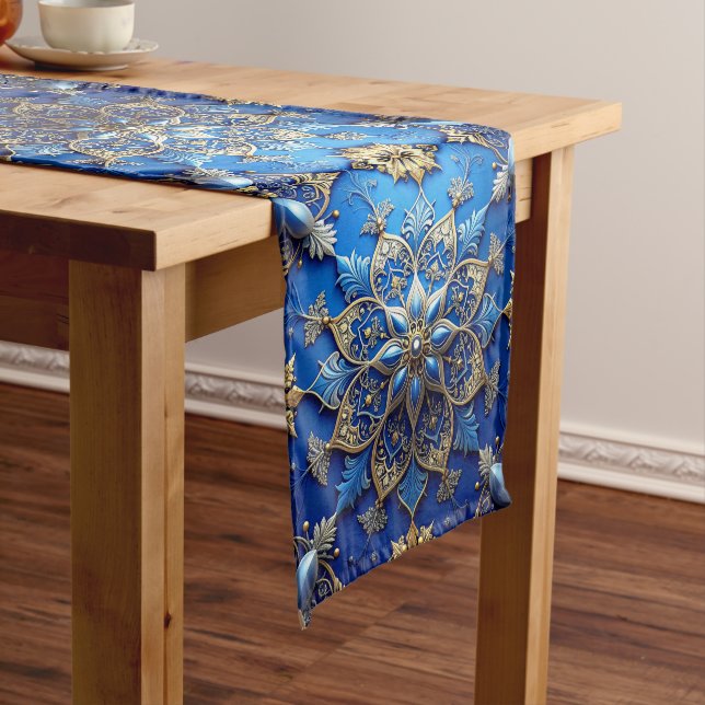 Blue Decorative Holiday Table Runner Mittelgroßer Tischläufer (Beispiel)