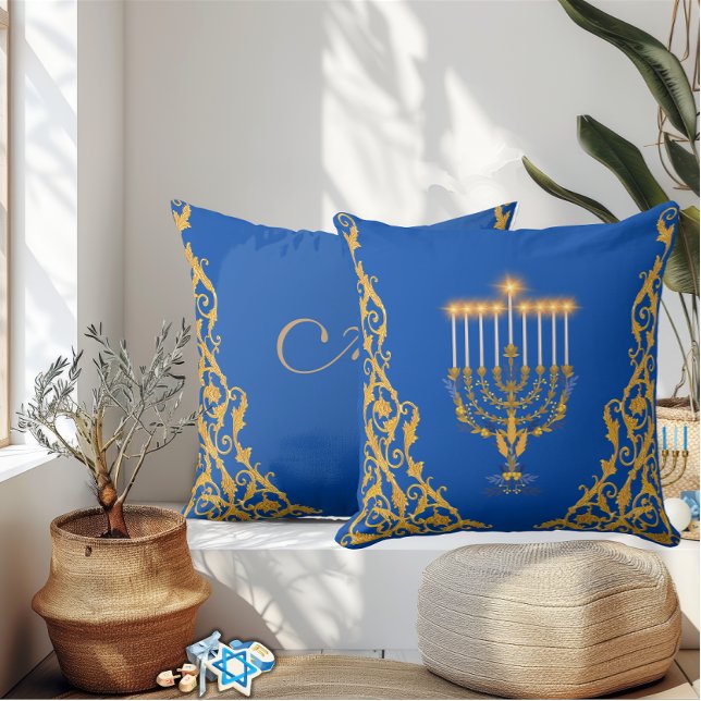 Blue Elegant Monogram Hanukkah Golden Menorah  Kissen (Von Creator hochgeladen)