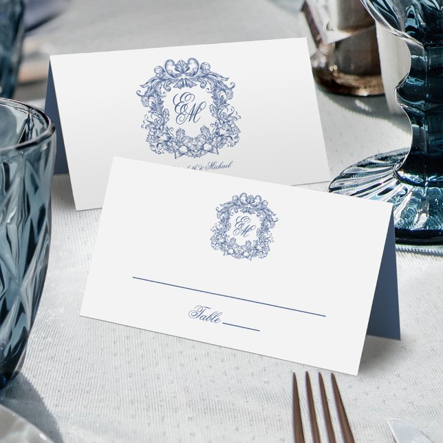 Blue Elegant Vintag Wappen Monogram Wedding Platzkarte (Von Creator hochgeladen)