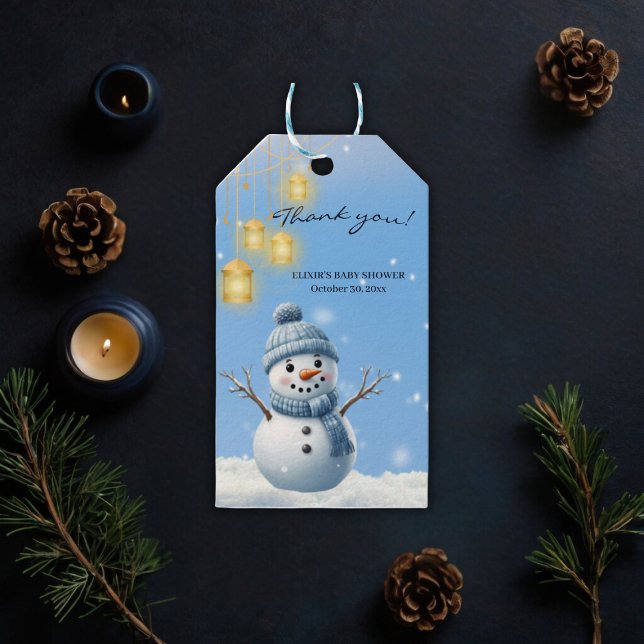 Blue Elegant Whimsical Winter Snowman Baby Dusche Geschenkanhänger (Von Creator hochgeladen)