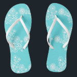Blue Floral Hochzeitsempfang Flip Flops<br><div class="desc">Ein niedlicher Gast begünstigen Ihren Zielstrand oder den Hochzeitsempfang am Pool! Lass deinen Damengästen die Nacht in diesen gemütlichen "Tanzschuhen" Flip Flops zu tanzen. Legen Sie die Flip Flops in einen Korb neben der Tanzfläche. Beispiel Hintergrundfarbe wird in aaqua blau-klicken "Anpassen", um die Farbe zu ändern angezeigt. Ein wunderschönes Blume-Muster...</div>