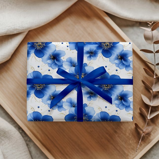 Blue Floral Pattern with Gold Accents Geschenkpapier (Von Creator hochgeladen)