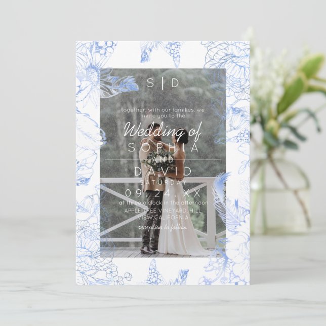 Blue Floral Photo Modern Wedding  Einladung (Stehend Vorderseite)