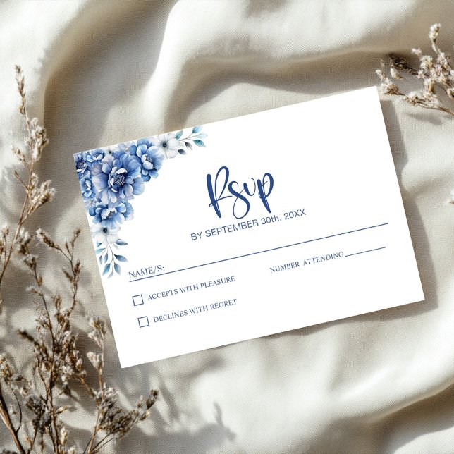Blue Floral Wedding RSVP Karte (Von Creator hochgeladen)