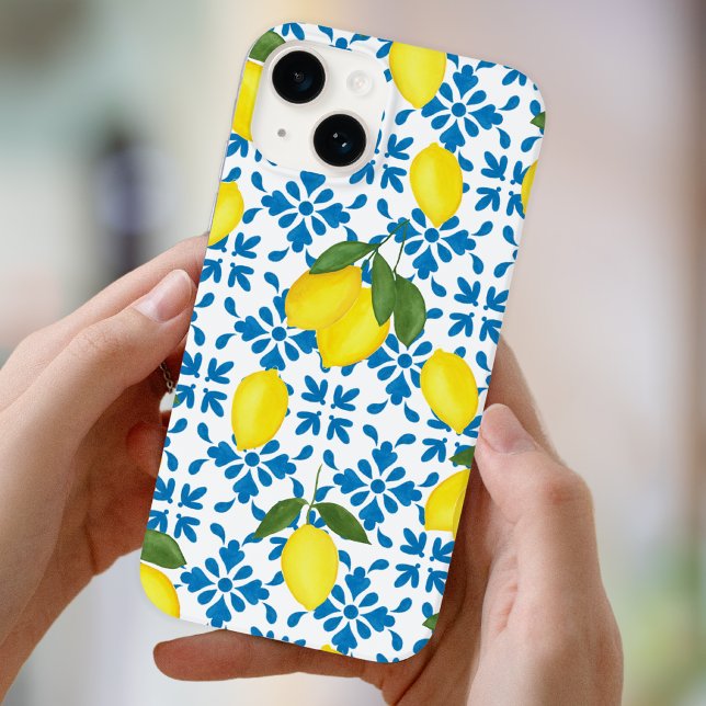 Blue French Country Tile Lemon Pattern  Case-Mate iPhone 14 Hülle (Von Creator hochgeladen)