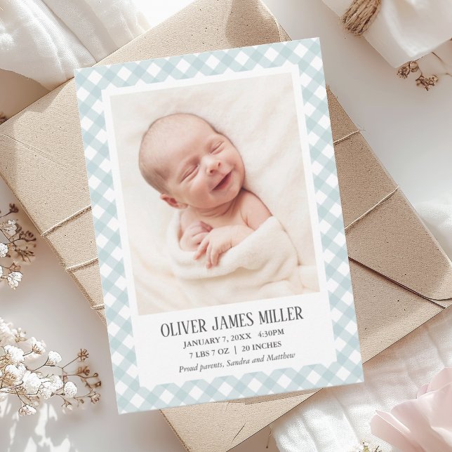 Blue Gingham Baby Birth Announcement Foto Card Ankündigung (Von Creator hochgeladen)