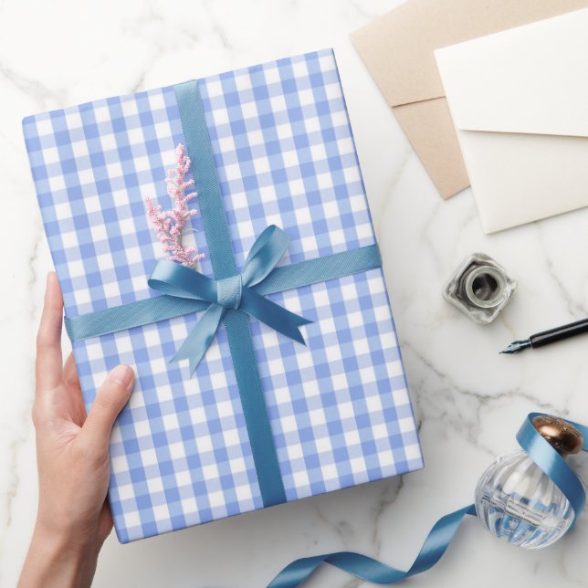 Blue Gingham Breeze Geschenkpapier (Schenken)