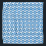 Blue Gingham mit Paw Prints Halstuch<br><div class="desc">Verwöhnen Sie Ihr Haustier mit diesem zeitlosen blauen Gingham mit Pfoten gemustert bandana!</div>