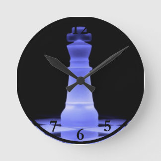 Blue Glowing King Chess Teil Runde Wanduhr