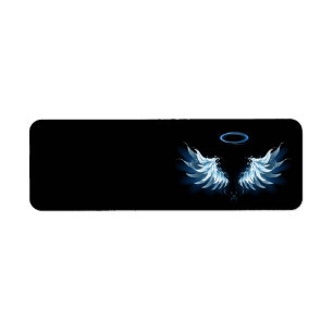 Blue Glows Angel Wings auf schwarzem Hintergrund