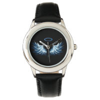 Blue Glows Angel Wings auf schwarzem Hintergrund